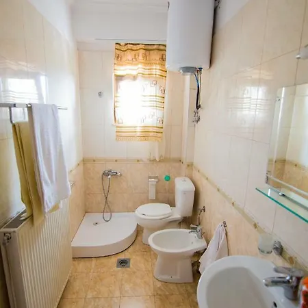 Dea 2002 3* Корча