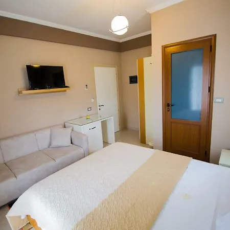 Hotel Dea 2002 Korce