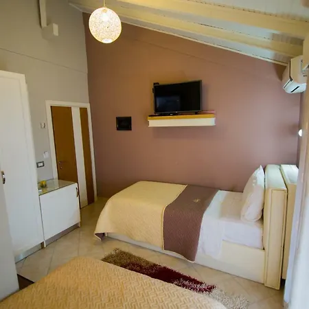 Hotel Dea 2002 3*