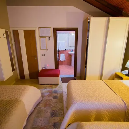 Hotel Dea 2002 Korce