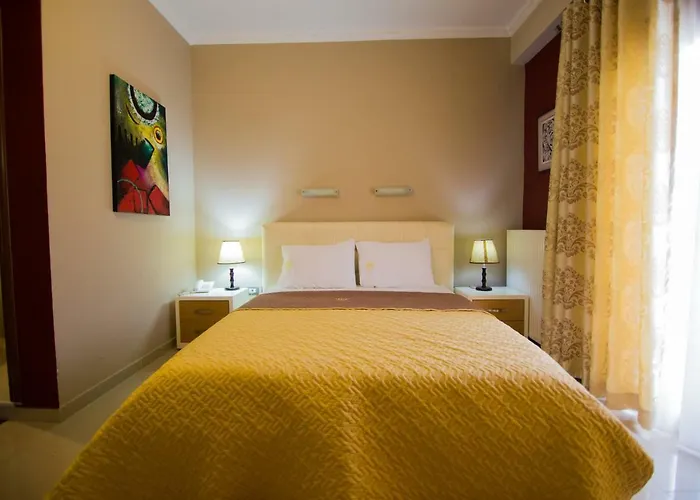 酒店 Dea 2002 科尔察