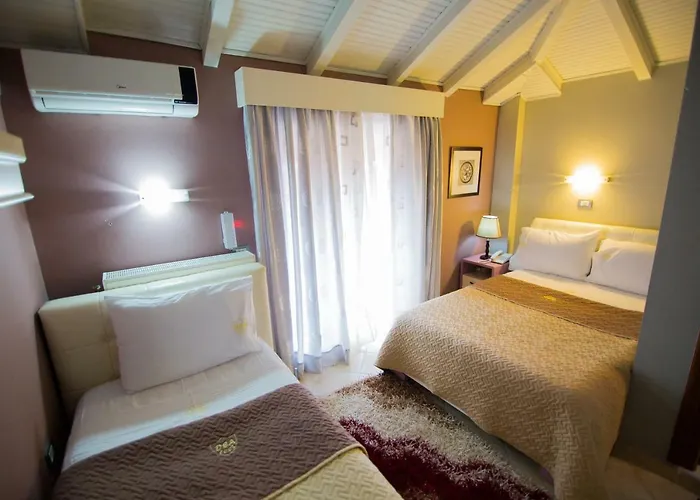 Dea 2002 Hotell Korça
