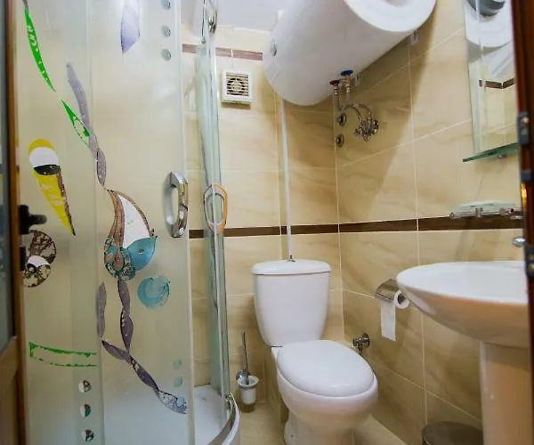 Dea 2002 Hotell Korça