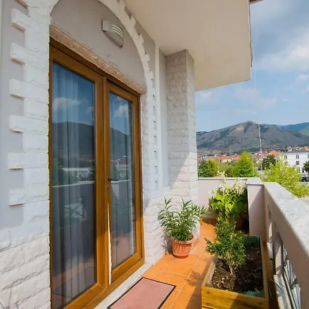 Dea 2002 Hotel Korce