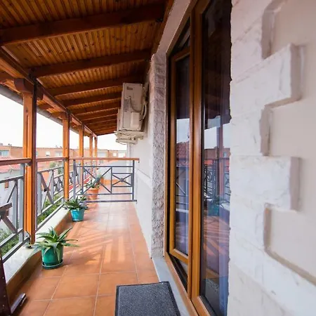 Ξενοδοχείο Dea 2002 3*